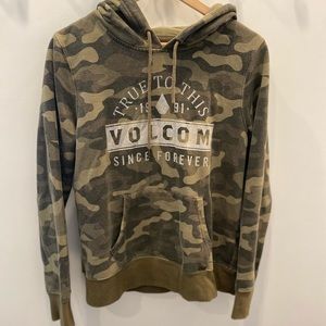 Camo Volcom Hoodie (Unisex)